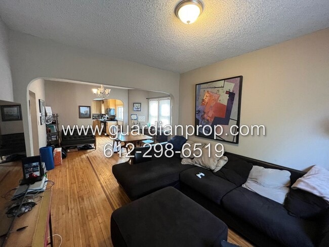 1260 W Minnehaha Ave in St. Paul, MN - Foto de edificio - Building Photo