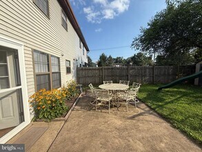 131 Redwood Dr in Quakertown, PA - Building Photo - Building Photo