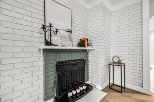 14924 E 10 Mile Rd in Warren, MI - Building Photo