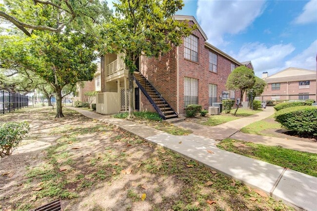 property at 2121 El Paseo St