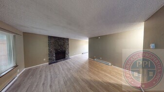 5645-5647-5647 SE Belmont St in Portland, OR - Building Photo