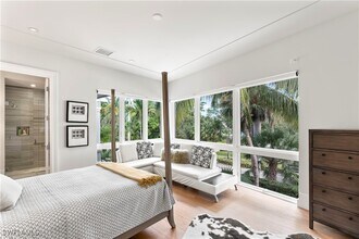 12 6th St S in Naples, FL - Building Photo - Building Photo