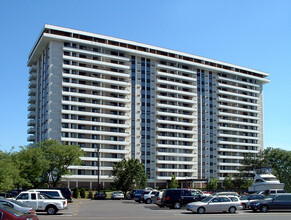 Channel Club Tower in Monmouth Beach, NJ - Building Photo - Building Photo