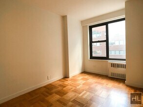 Fourth Avenue in New York, NY - Building Photo - Building Photo