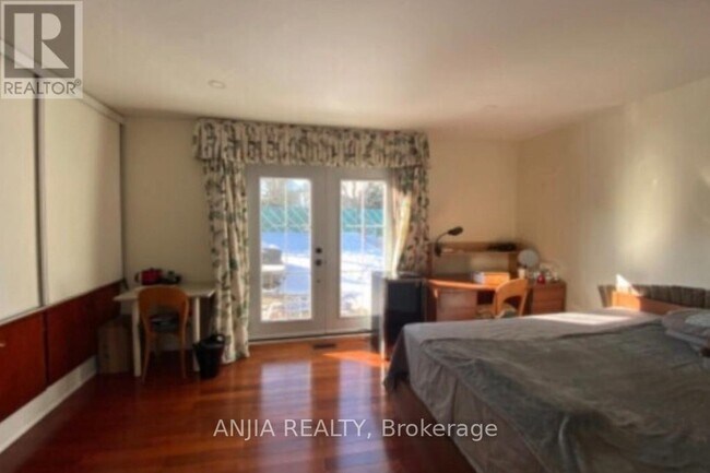 20 Colinayre Crescent in Toronto, ON - Building Photo - Building Photo