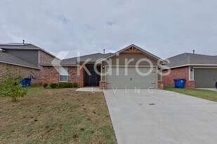 301 St James Pl in Newcastle, OK - Building Photo