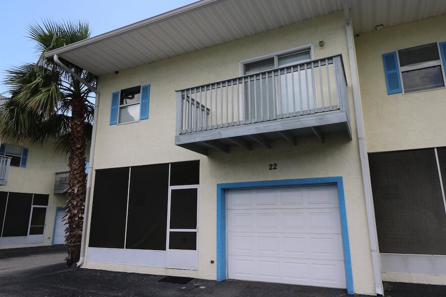 825 Anastasia Blvd, Unit 2500 W 6th Street #124 in St. Augustine, FL - Building Photo