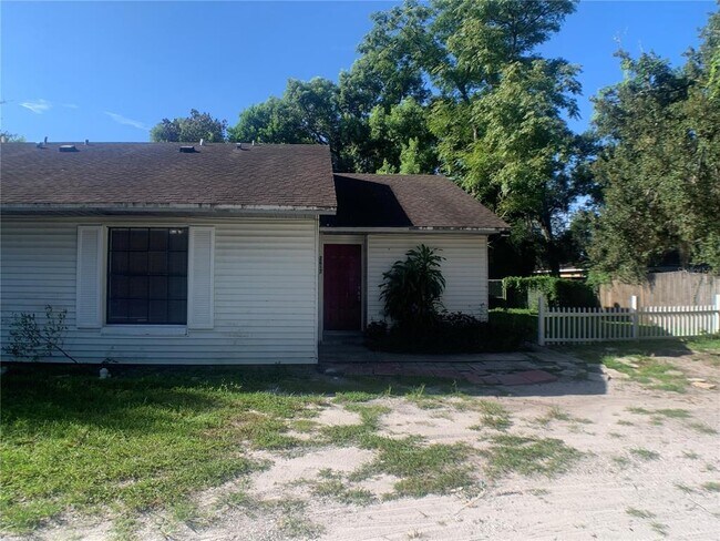 property at 2617 Noles Ct