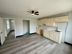 645 W Fronton St, Unit #1 in Brownsville, TX - Building Photo - Building Photo