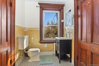 16 Bedford Rd in Katonah, NY - Foto de edificio - Building Photo