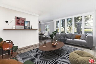 5022 Clinton St in Los Angeles, CA - Building Photo