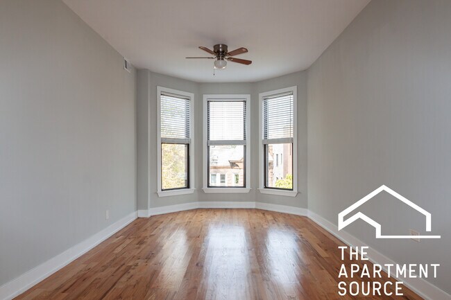 651 W Oakdale Ave, Unit 2 in Chicago, IL - Building Photo - Building Photo