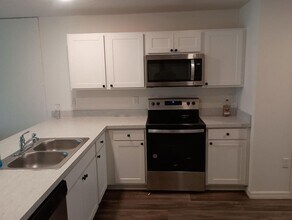 357 SE Starfish Ave in Port St. Lucie, FL - Foto de edificio - Building Photo