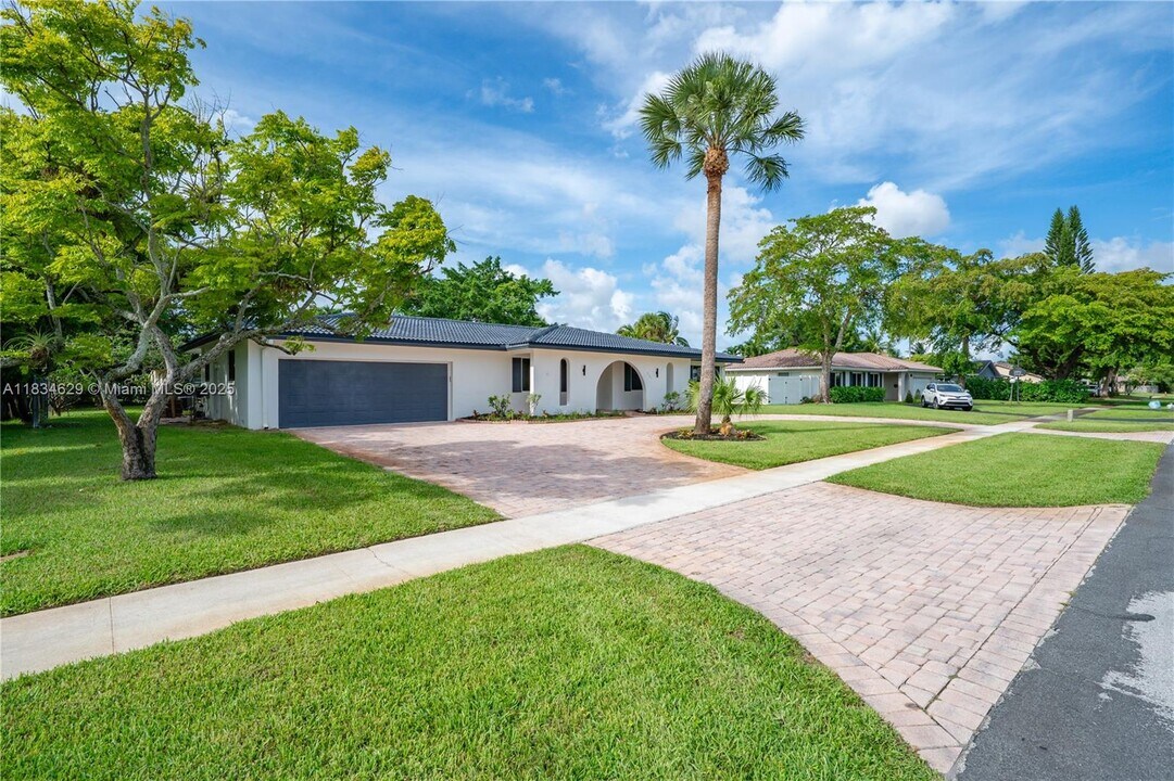 6141 SW 9th St in Plantation, FL - Building Photo