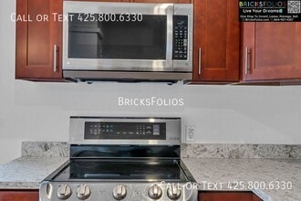 11539 Corliss Ave N in Seattle, WA - Building Photo - Building Photo