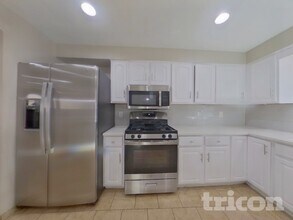 2965 S Eaton St, Unit 5-N in Denver, CO - Building Photo - Building Photo