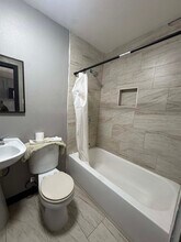 711 Pasadena Fwy in Pasadena, TX - Foto de edificio - Building Photo