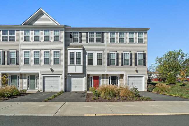 8292 Heritage Crossing Ct in Manassas, VA - Building Photo - Building Photo