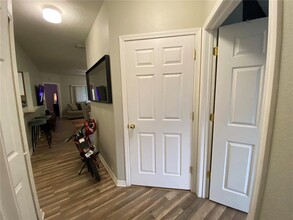 9507 Amberdale Ct-Unit -202 in Riverview, FL - Building Photo - Building Photo