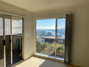 499 Vía Casitas in Larkspur, CA - Building Photo - Building Photo