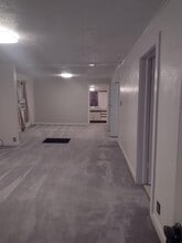 711 W 11th Ave in Hutchinson, KS - Building Photo - Building Photo