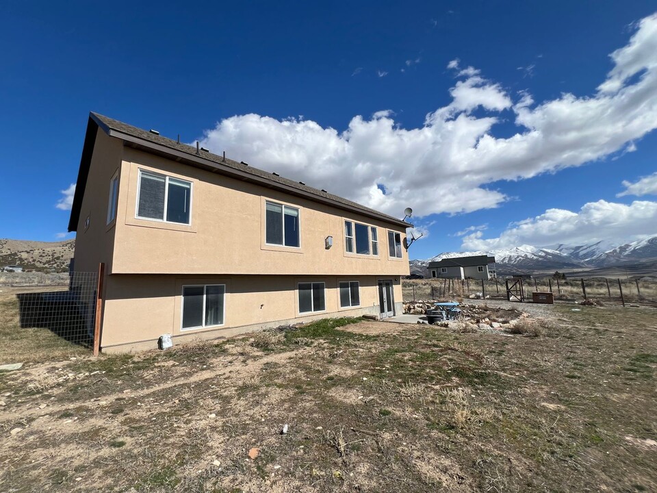 2267 W Rim Rock Dr in Stockton, UT - Building Photo