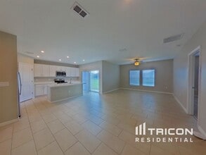 232 Garnet Ave in Kissimmee, FL - Foto de edificio - Building Photo