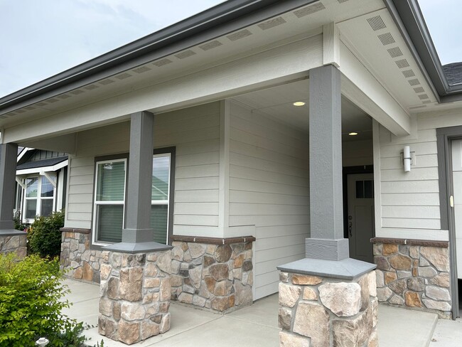 4115 S Lava Springs Loop in Nampa, ID - Building Photo - Building Photo
