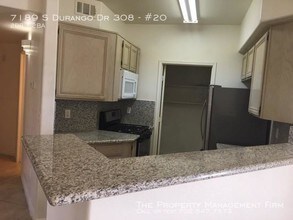 7189 S Durango Dr in Las Vegas, NV - Building Photo - Building Photo