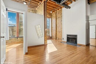 525 N Halsted St in Chicago, IL - Building Photo - Building Photo