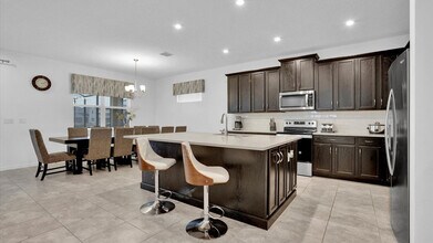 8960 Hilton Rdg Ave in Kissimmee, FL - Building Photo - Building Photo