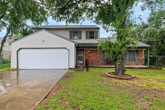 1702 Oakridge Dr in Round Rock, TX - Building Photo - Building Photo