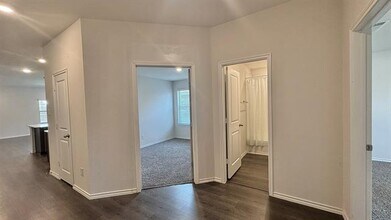 1420 Stuarts Frst Dr in Denton, TX - Foto de edificio - Building Photo