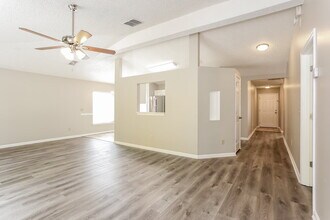 1669 Spring Branch Dr W in Jacksonville, FL - Building Photo - Building Photo