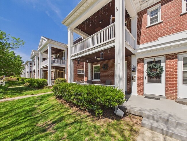 3320 W Grace St in Richmond, VA - Building Photo - Building Photo