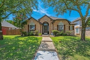 2421 Teagle Dr in Rockwall, TX - Building Photo