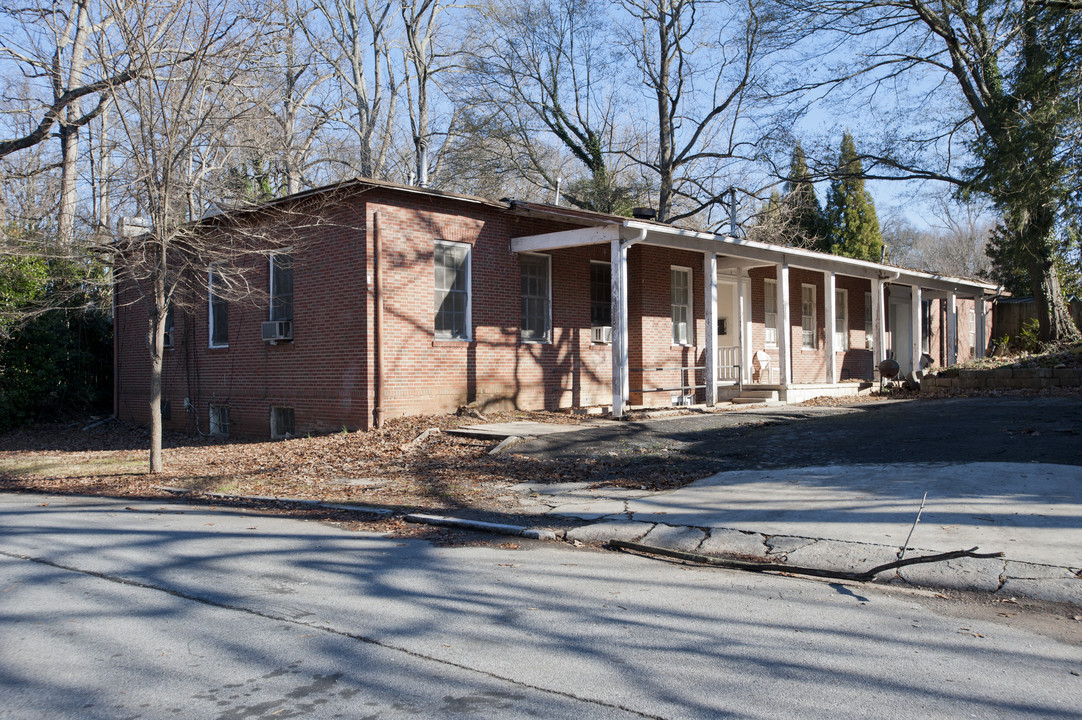 1369 Wessyngton Rd NE in Atlanta, GA - Building Photo