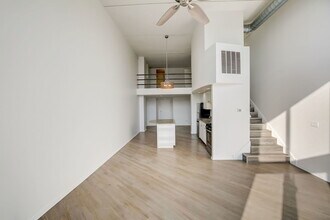 2012 W St Paul Ave in Chicago, IL - Building Photo - Building Photo