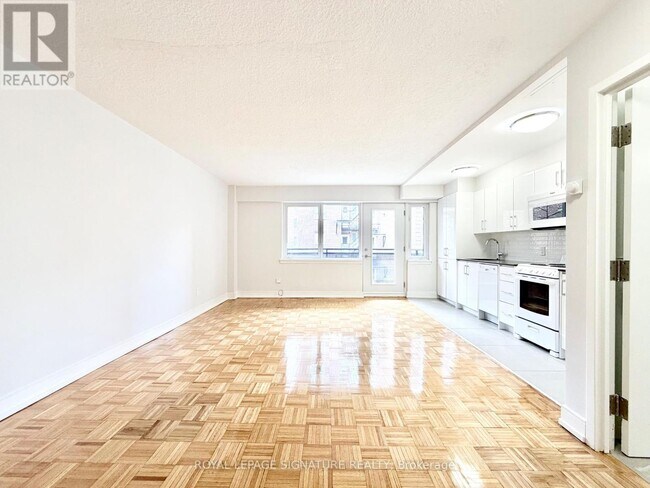 95 Lawton Blvd in Toronto, ON - Building Photo - Building Photo