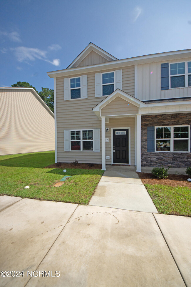 117 Jaydn Dr E in Jacksonville, NC - Building Photo - Building Photo