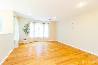 127 Forest Dr in Piscataway, NJ - Building Photo - Building Photo