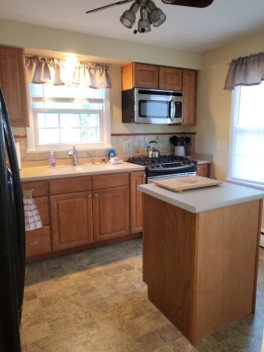 12 Fairfax St in Bangor, ME - Building Photo