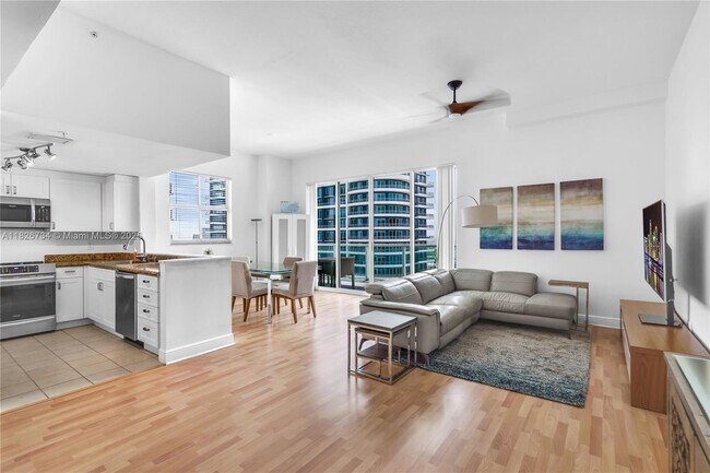 1250 S Miami Ave, Unit 2401 in Miami, FL - Building Photo - Building Photo