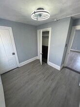 8 Bagley St in Pawtucket, RI - Foto de edificio - Building Photo