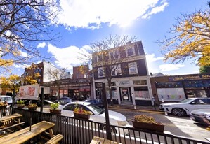 300 Washington St, Unit 4 in Brookline, MA - Building Photo