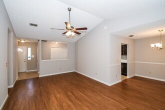 3860 English Colony Dr S in Jacksonville, FL - Foto de edificio - Building Photo