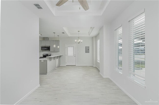 16 N "E" St in McAllen, TX - Building Photo - Building Photo