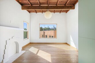 3361 Hamilton Way, Unit 1 in Los Angeles, CA - Building Photo - Building Photo