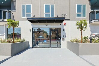 Orion 1037 Dewey in Los Angeles, CA - Foto de edificio - Building Photo