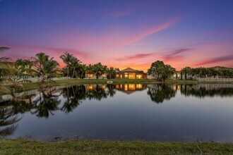 751 SW 191st Ave in Pembroke Pines, FL - Building Photo - Building Photo